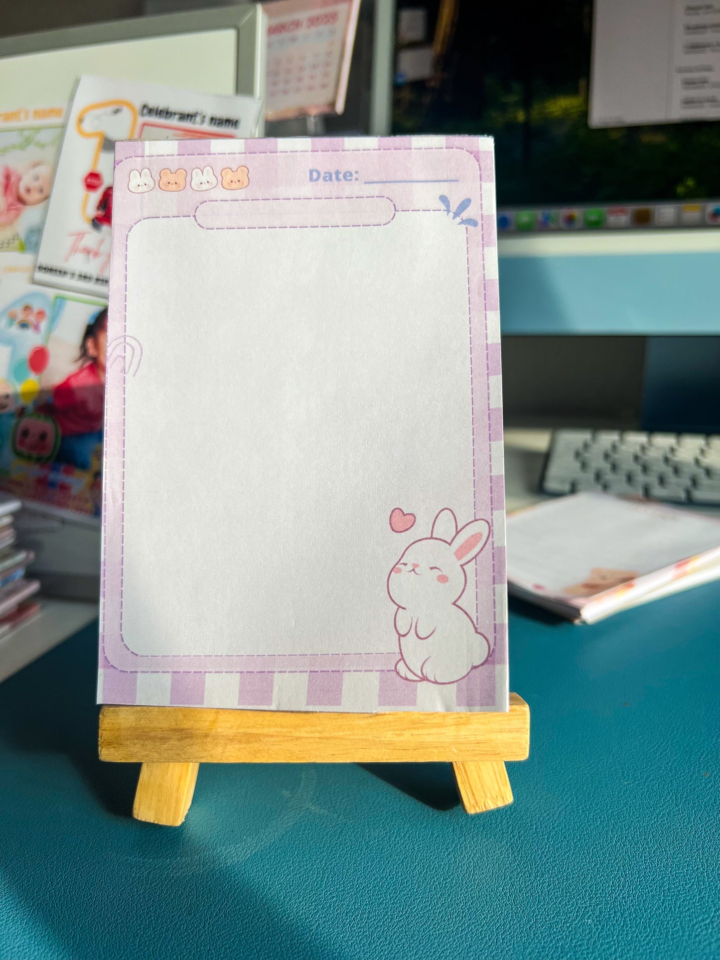 紫色のかわいいウサギのメモ帳!