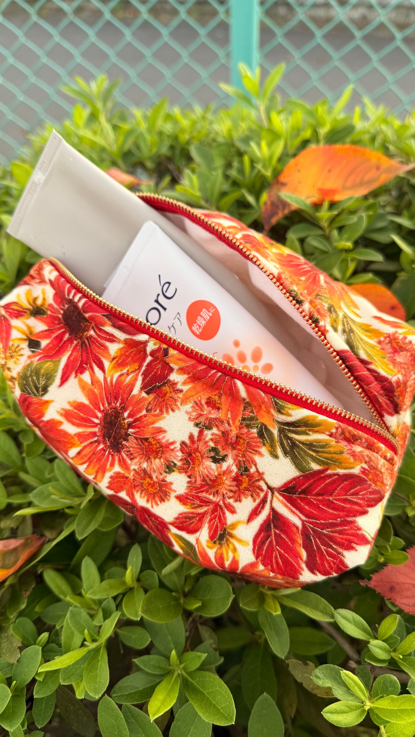 Scarlet Make up Pouch