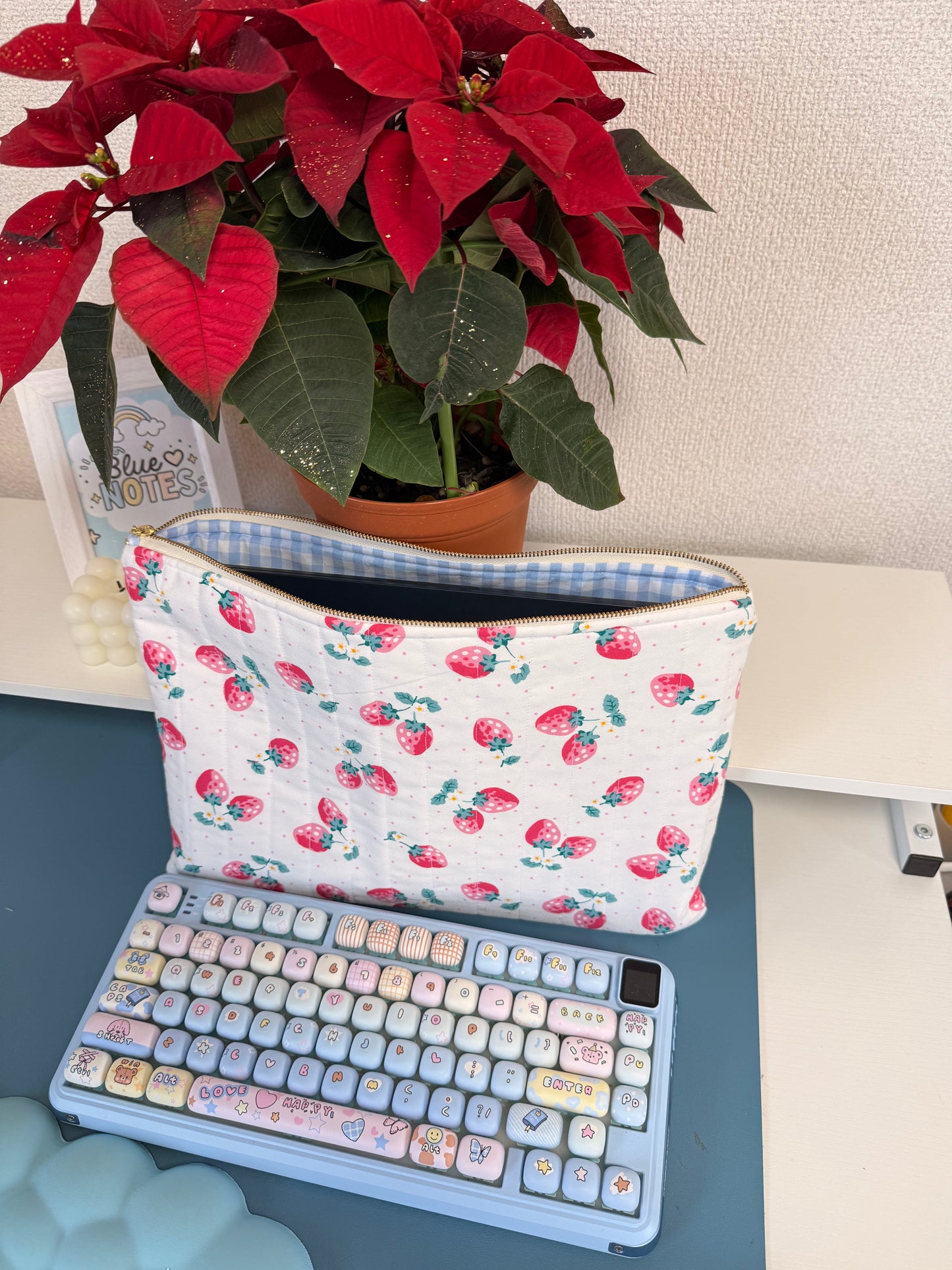 Strawberry Laptop sleeve
