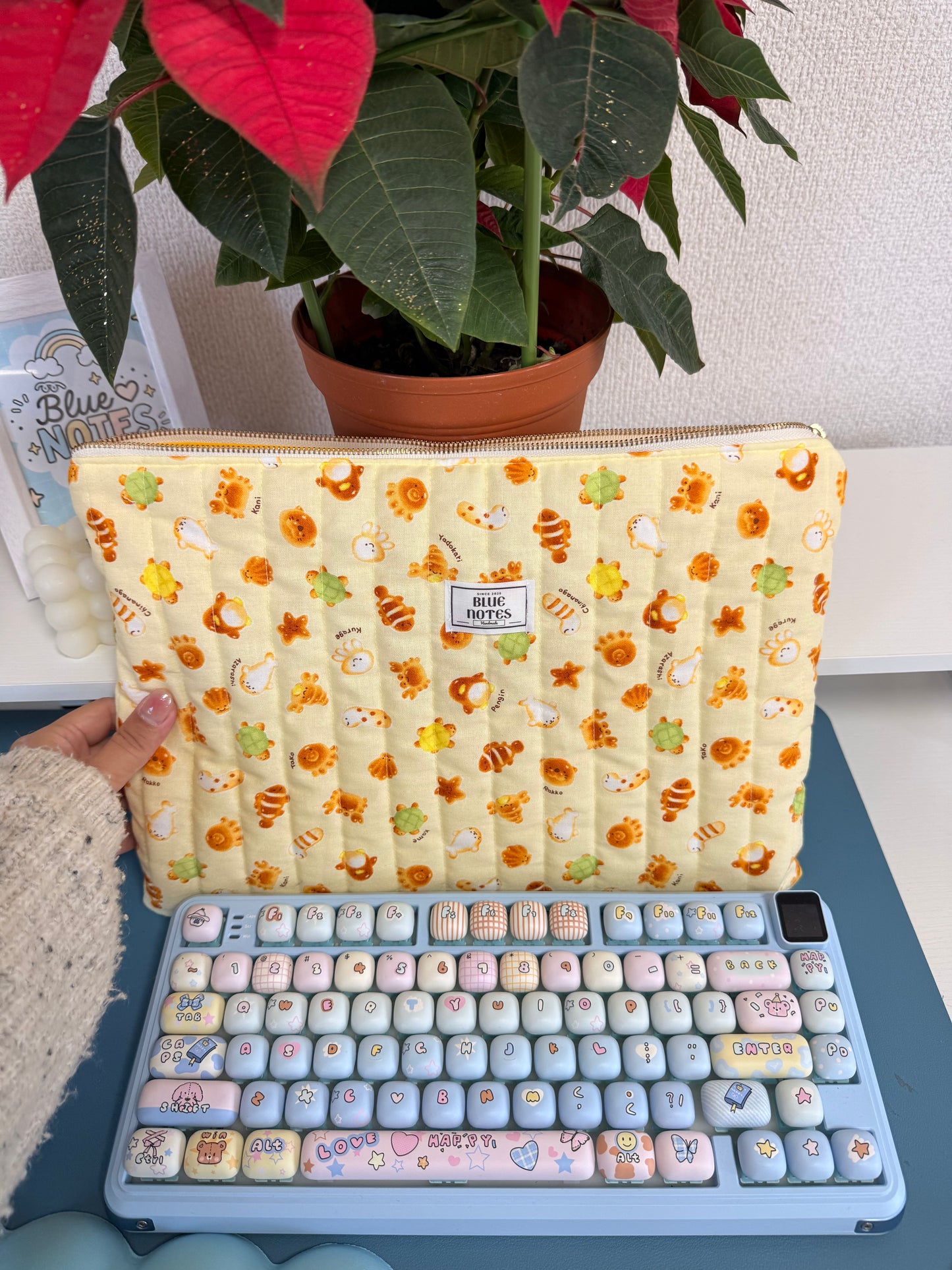 Sea animals laptop sleeve