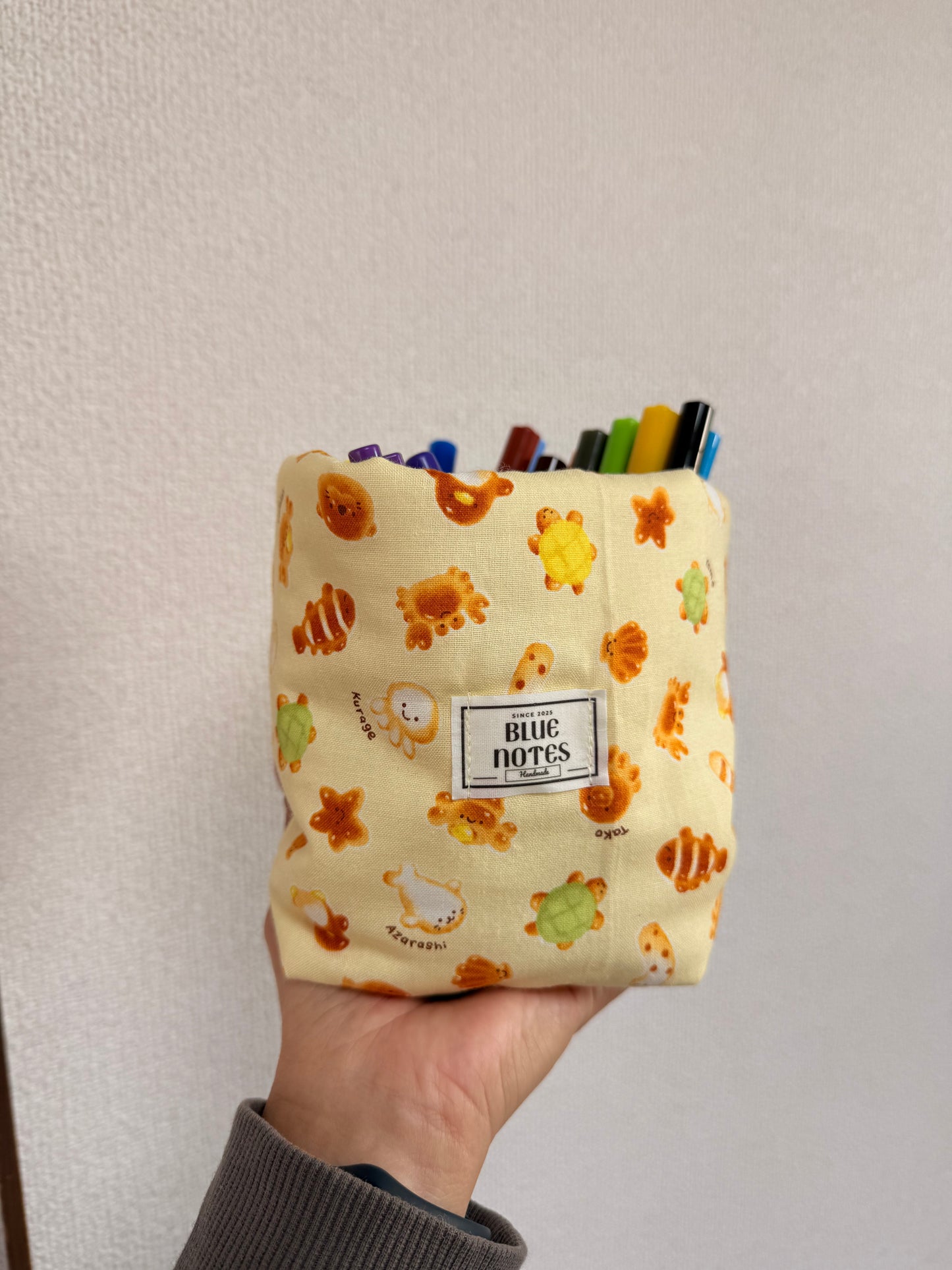 Sea animals yellow Vanity Bucket