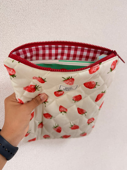 🍓 New Strawberry Booksleeves