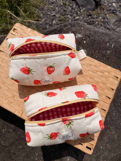 🍓 New Strawberry Make up pouches