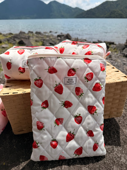 🍓 New Strawberry Booksleeves