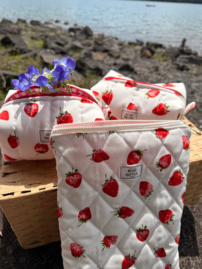 🍓 New Strawberry Make up pouches