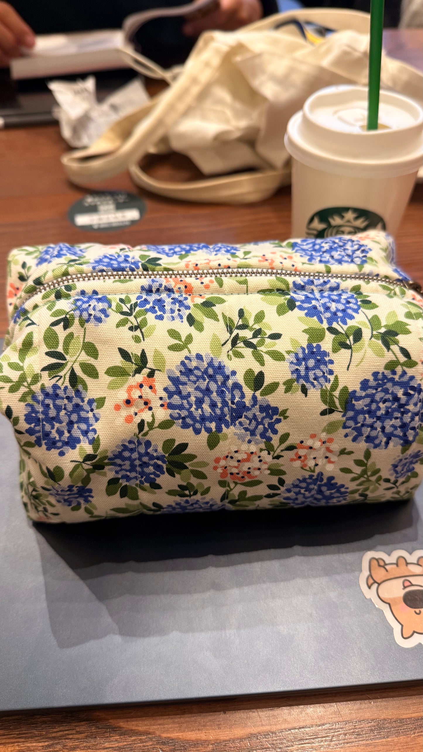 Aoi Make up Pouch