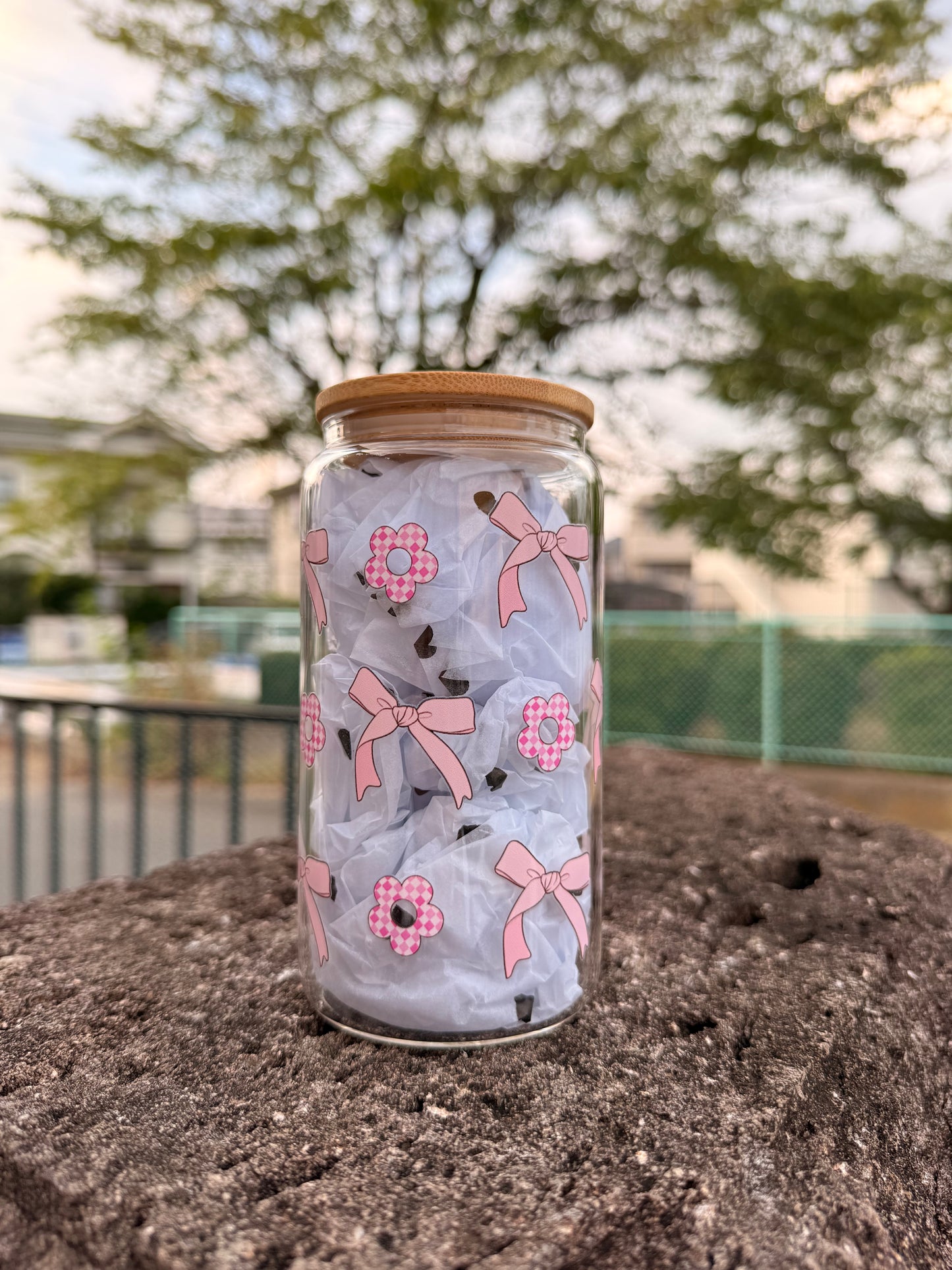 16 oz Pink ribbons and flowers glass cup