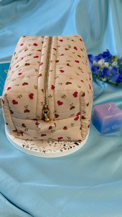 Oopsie Beige Noel make up pouch (Small)