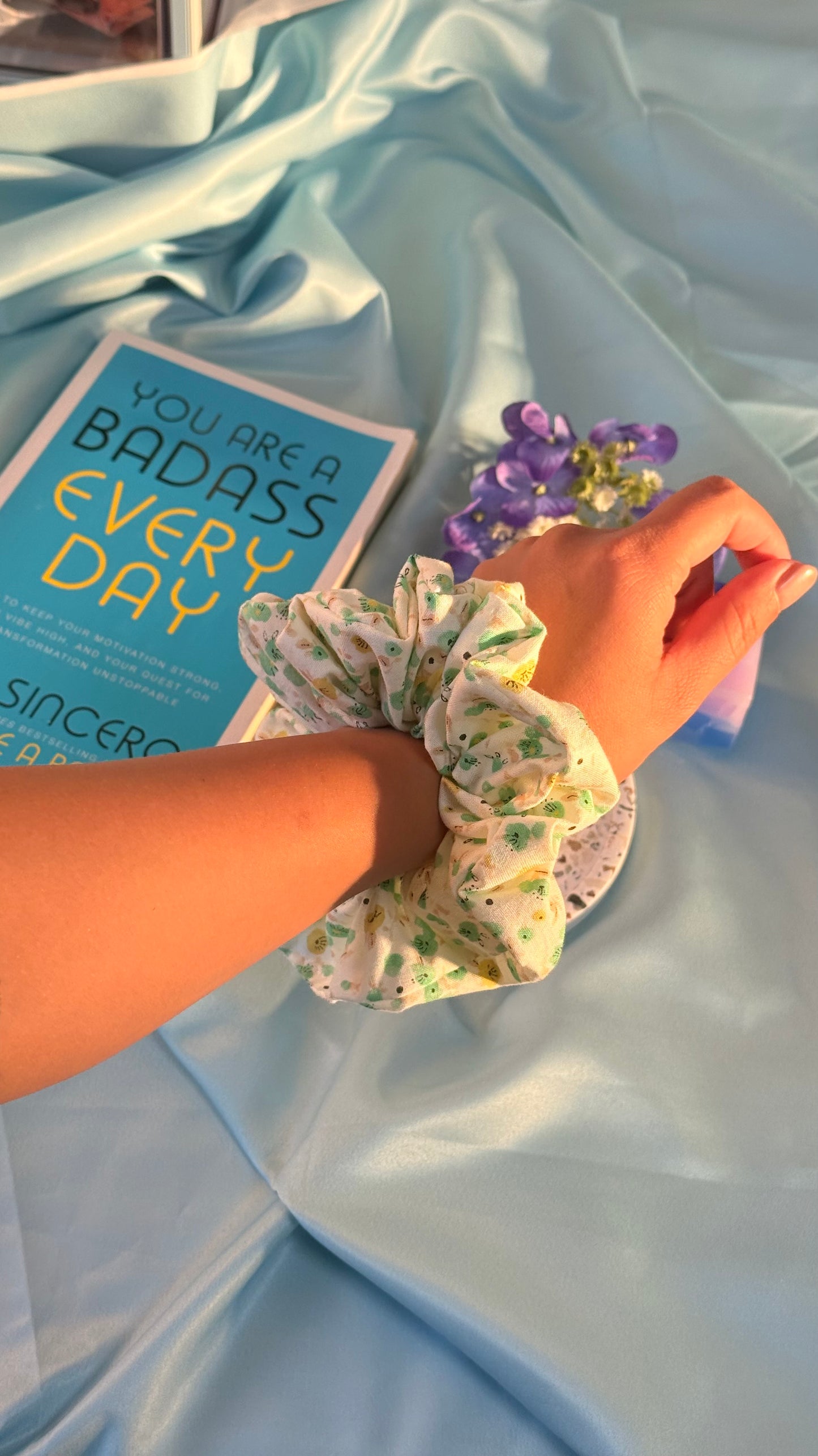 Whimsical scrunchies - Daisy