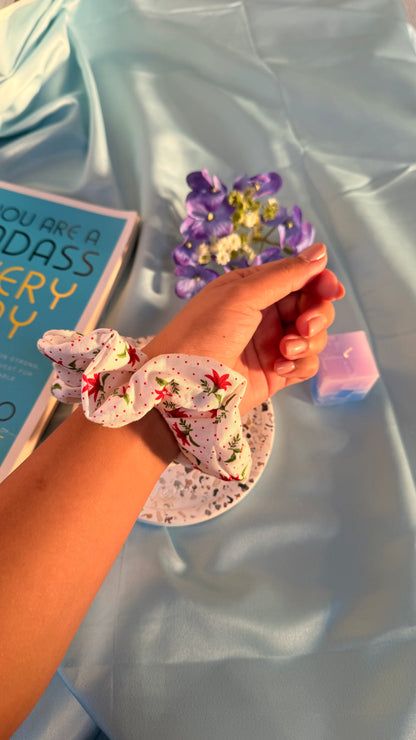 Lily Christmas scrunchie