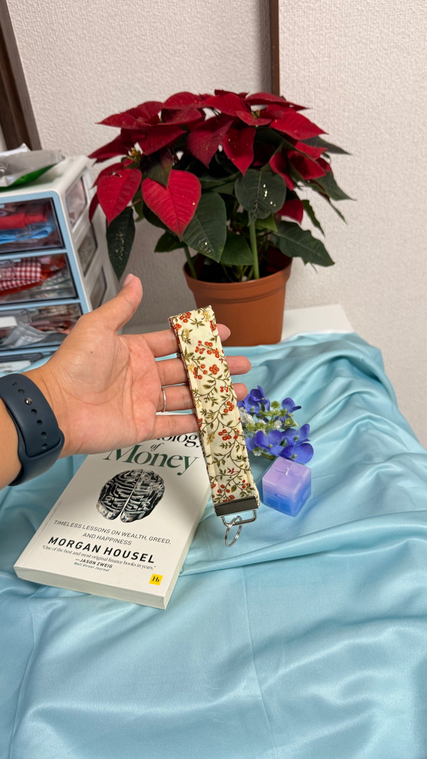 Ivy Keychain Winter Wristlet