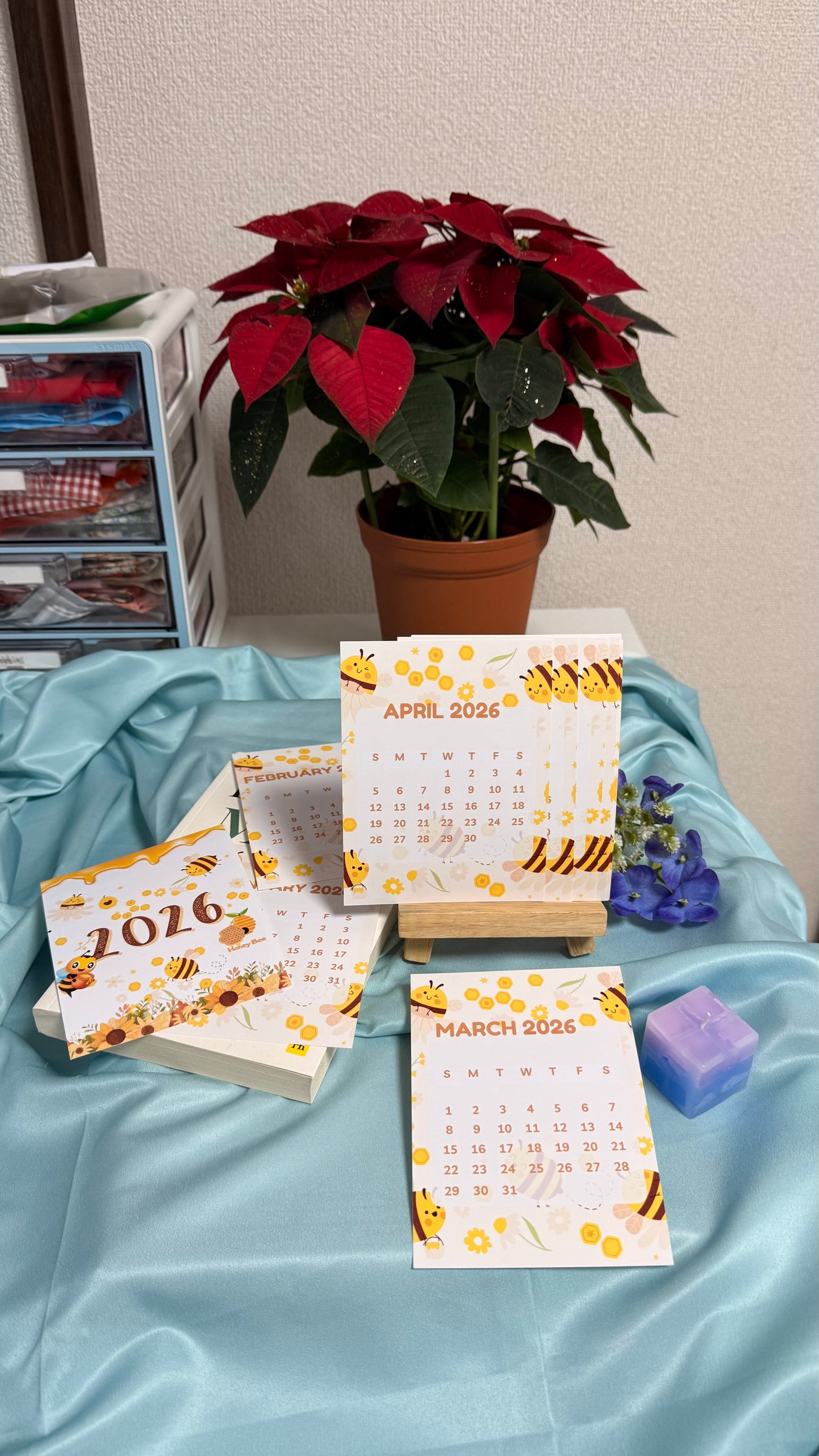 2026 Bee Desk Calendar
