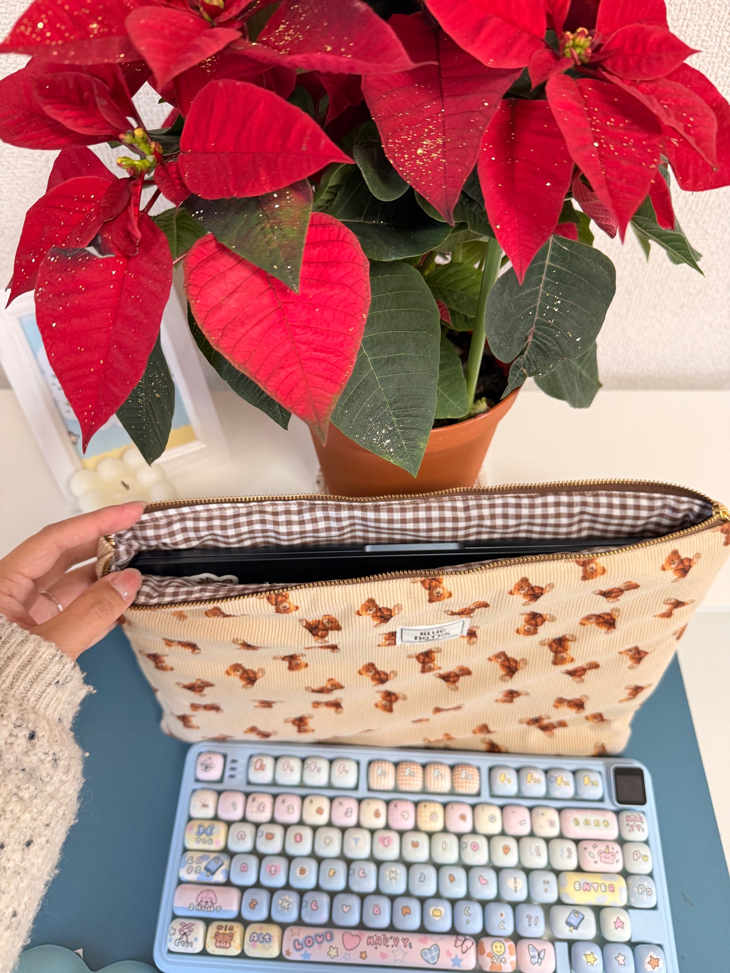 Cute bear laptop sleeve